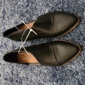 Universal Thread black boots